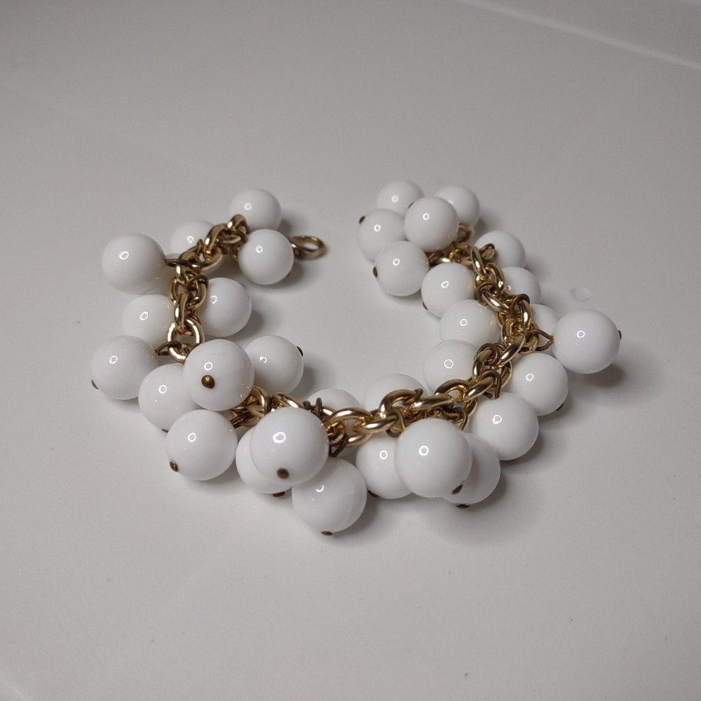 Vintage White Plastic Bead Bracelet